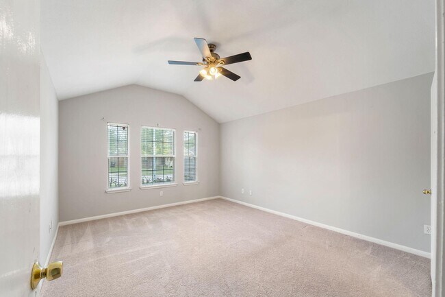 Building Photo - 2530 Fox River Ln