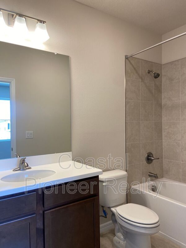 Building Photo - 28613 Cozy Creek Dr