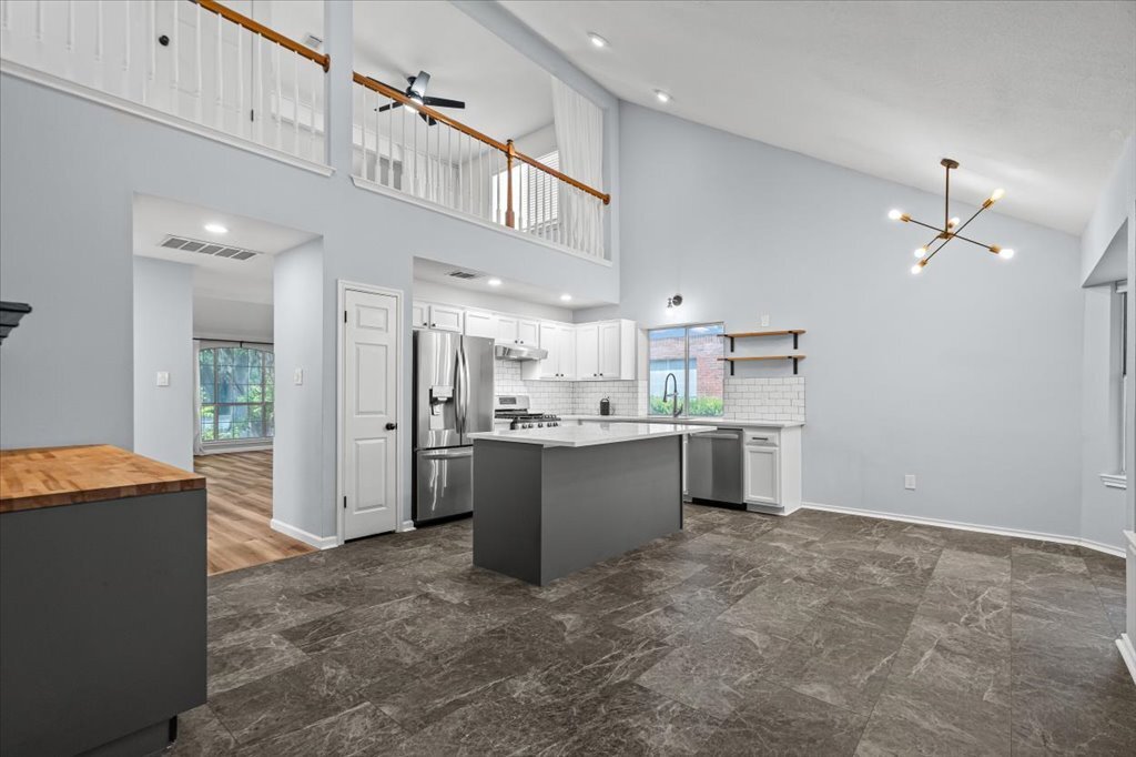 Building Photo - 910 Markham Ln