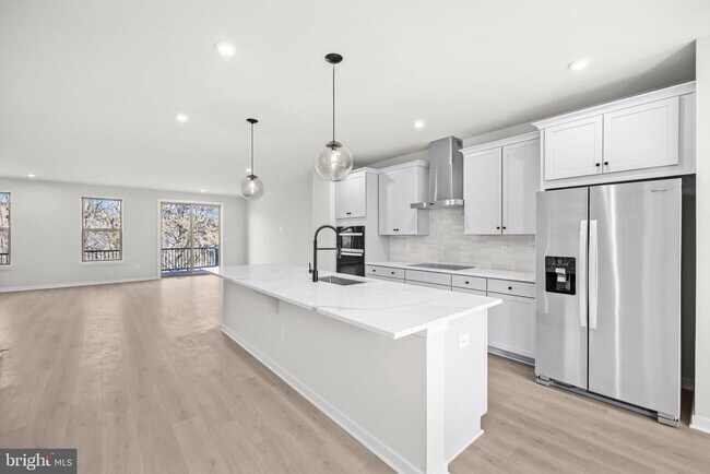 Building Photo - 6236 Folly Ln