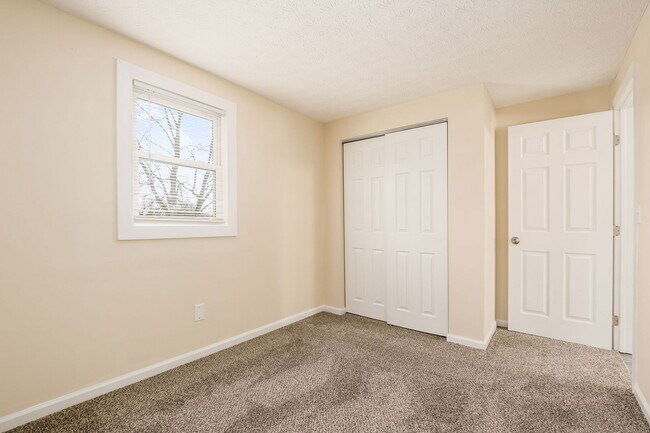 Building Photo - 611 Evergreen Terrace