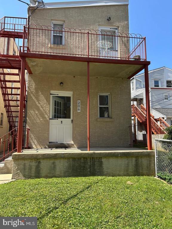 Building Photo - 208 W Gay St