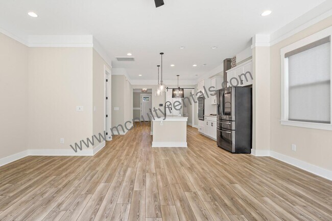 Building Photo - 1109 Masefield Ave