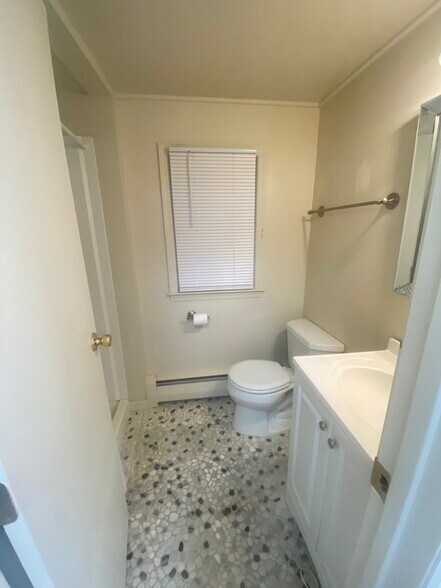 Building Photo - 232 Christian Ave