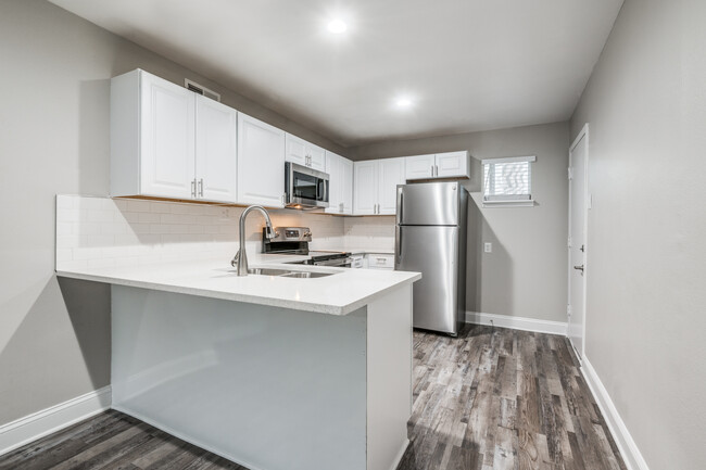 Kitchen - New Quartz Countertops - The Rosedale