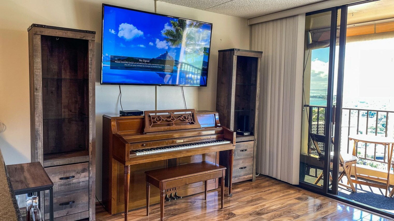 Building Photo - 411 Hobron Ln