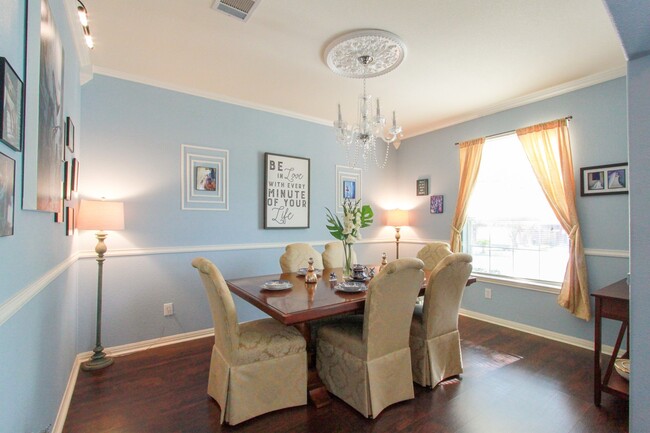 Building Photo - Stately 4-Bedroom, 3-Bath Home with Modern...