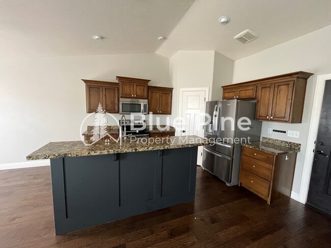 Building Photo - 3688 Shale Ave