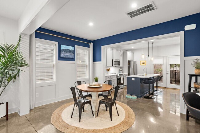 Building Photo - Stunning Gem in the heart of East Nashville!!