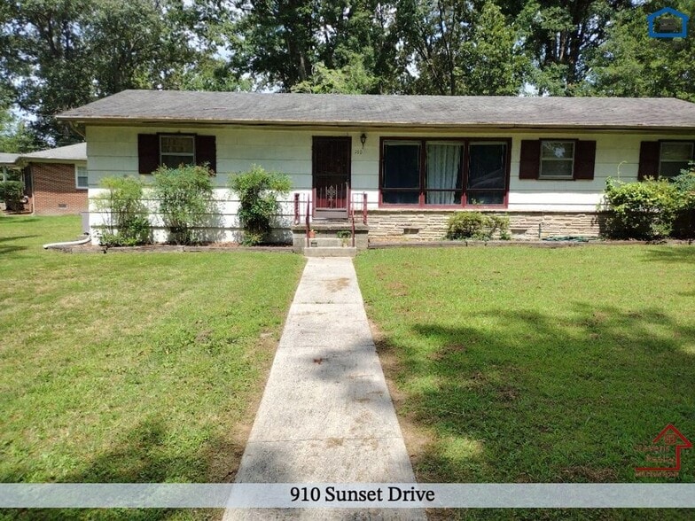 Building Photo - 910 Sunset Dr