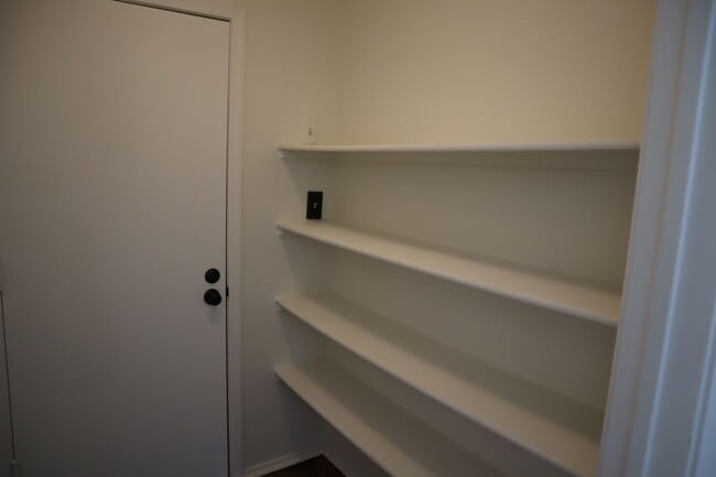 Building Photo - A Home You Have To See To Believe!!!