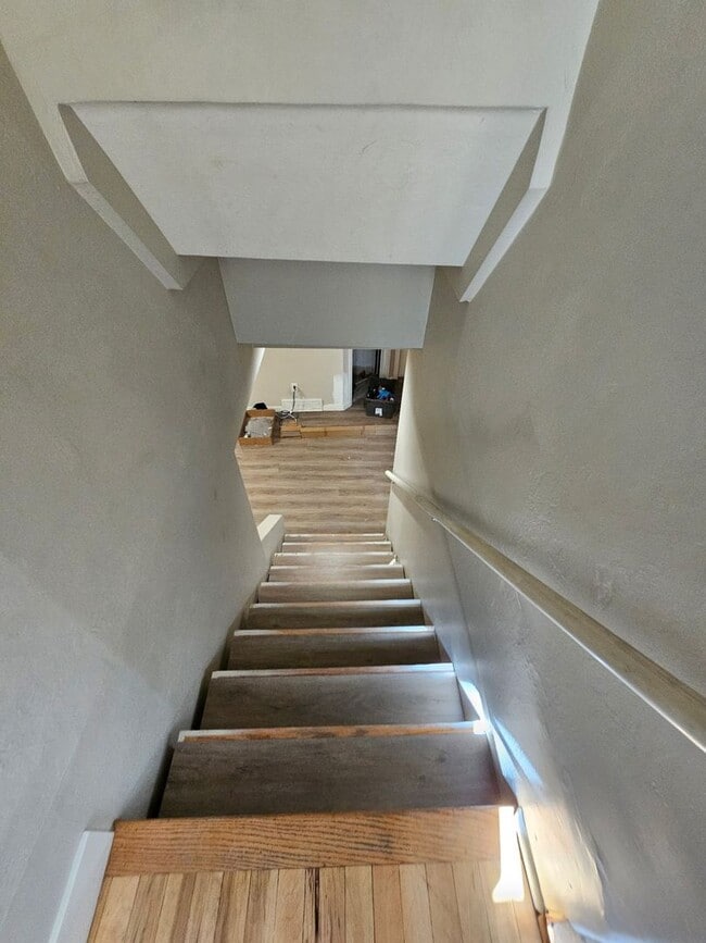 Building Photo - 4 Bedroom House in SLC for Rent!