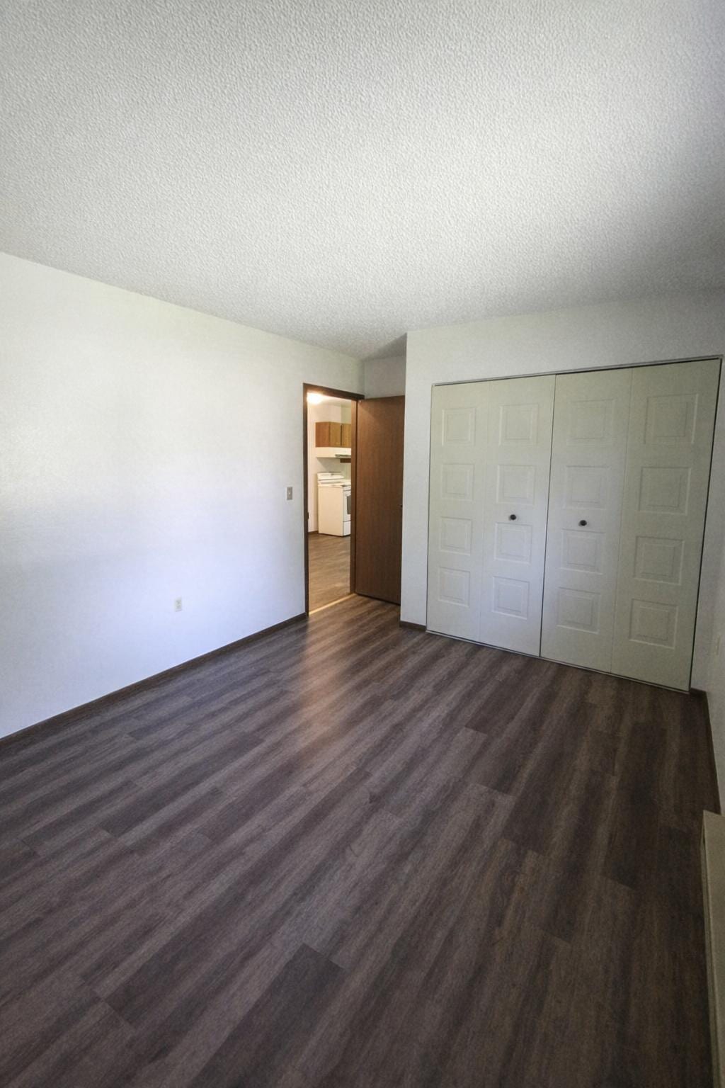 Building Photo - 551 Lakeview Rd