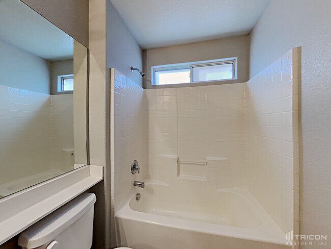 Building Photo - 708 E Riding Crop Ave
