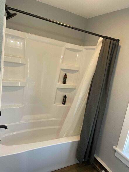 Building Photo - 1126 Fond Du Lac Ave