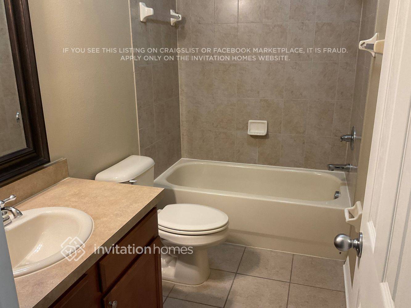 Building Photo - 15846 Starling Water Dr