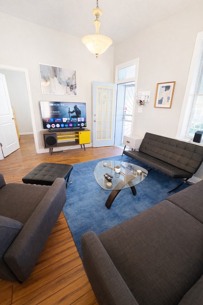 Building Photo - 722 Broadway Blvd SE