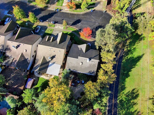 Building Photo - Beautiful 3bed 2.5bath 2 story home located in Rivergate Gated Community