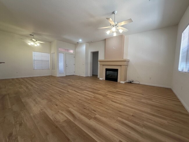 Building Photo - Sun City Summerlin 2 Bedroom