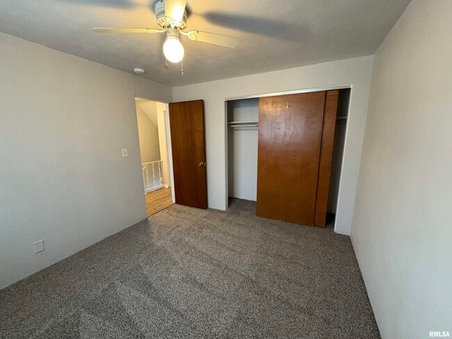 Building Photo - 760 E Shore Dr