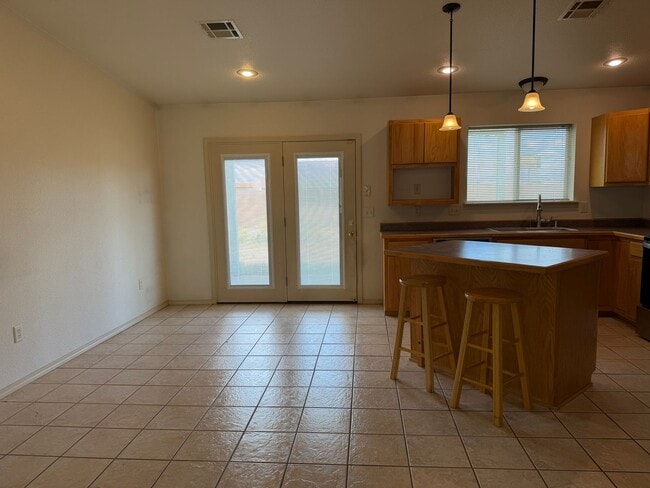 Building Photo - Beautiful Home Close to Holloman AFB