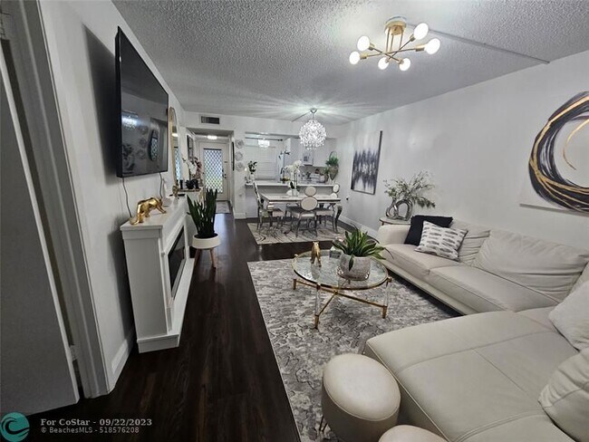 Building Photo - 2703 Nassau Bend