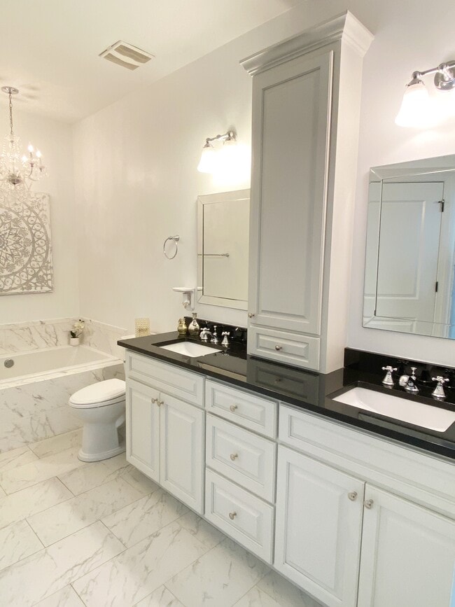 Master Bath - 21 George St