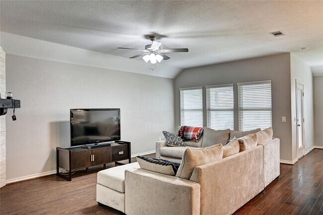 Building Photo - 23847 Northwood Terrace Ln