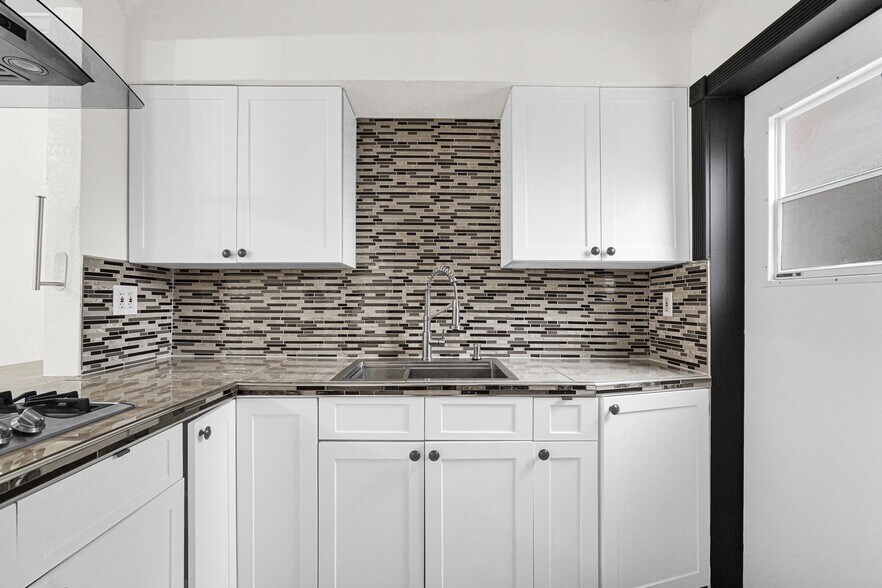 Building Photo - 751 NE 122nd St