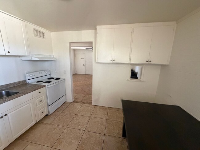 Building Photo - 2 Bedroom 2 Bath Condominium in Great Location