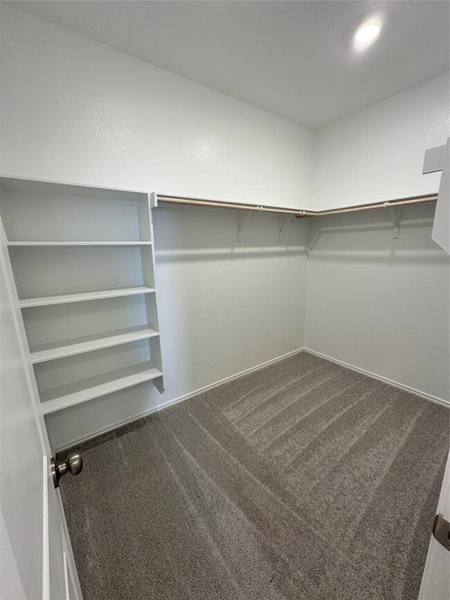 Building Photo - 281 Seven Seas Dr