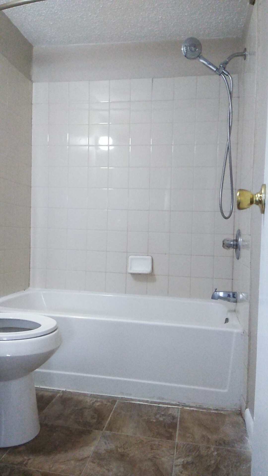Building Photo - 610 Dahlia St