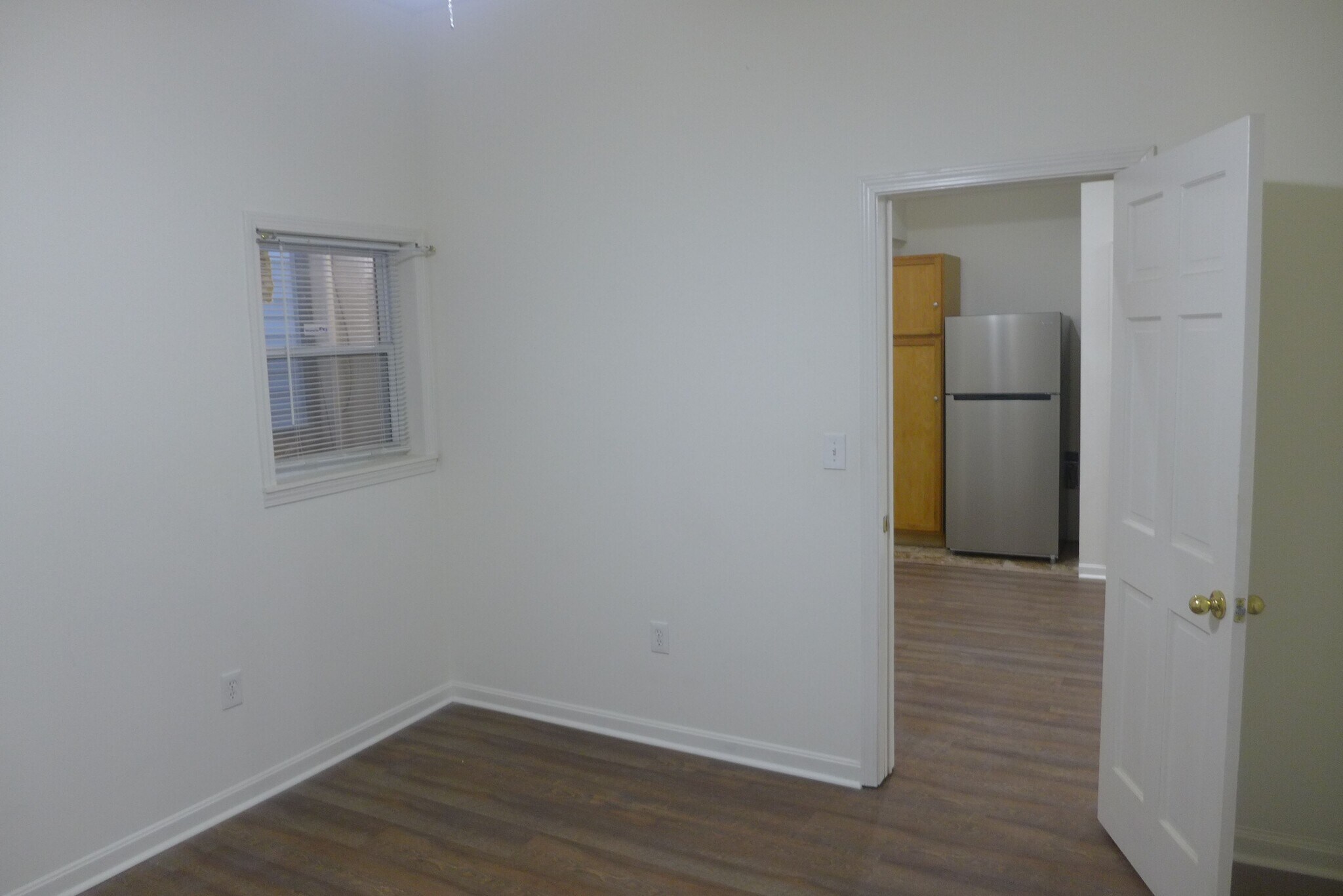 Building Photo - 326 Park Ave