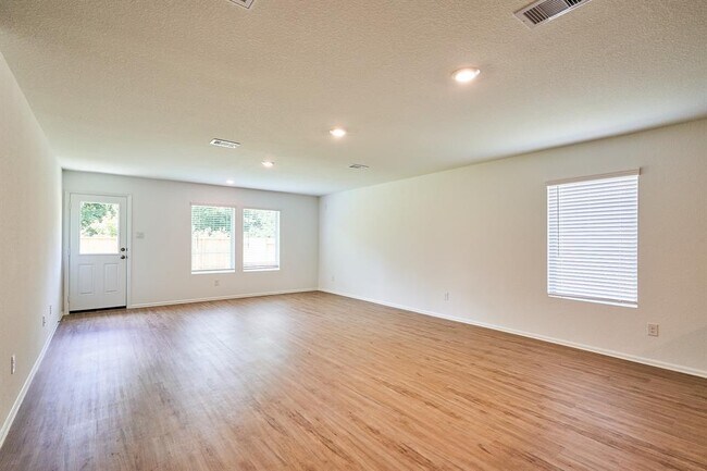 Building Photo - 3323 Avary River Ln
