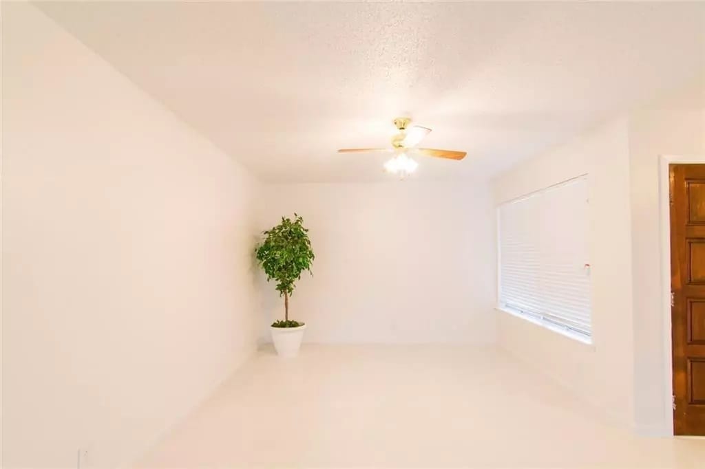 Building Photo - 2137 Shady Grove Dr