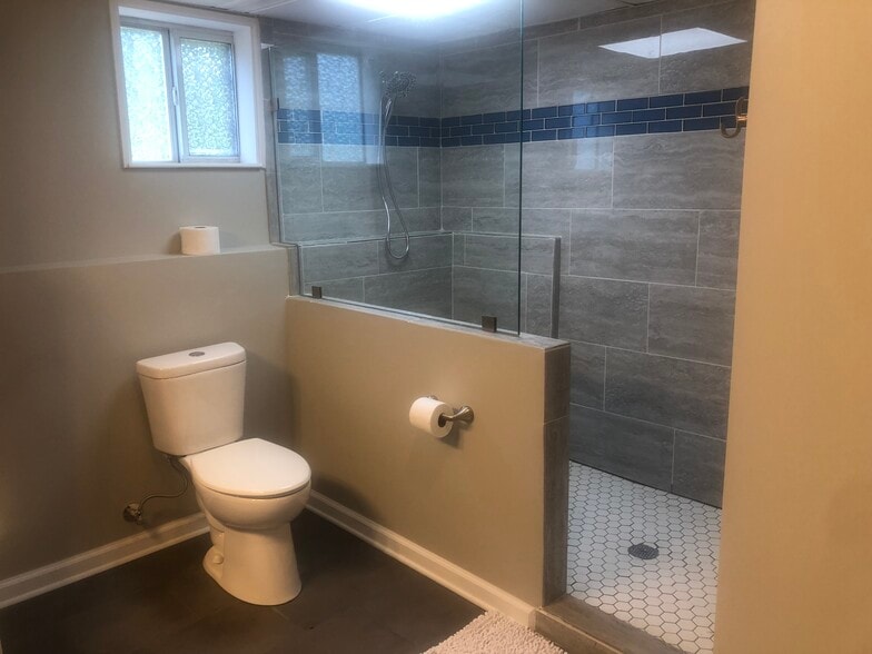 Bathroom pic #2 - 295 Castlewood Rd