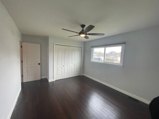 Building Photo - 566 Comstock Ave