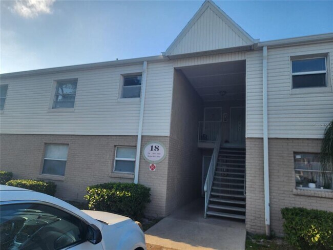 Building Photo - 7210 N Manhattan Ave