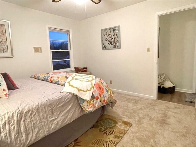 Building Photo - 4457 Frontier Way NE