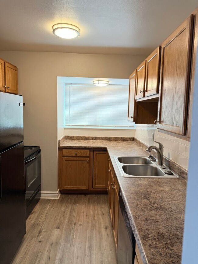 Building Photo - 4015 Stonedike Dr