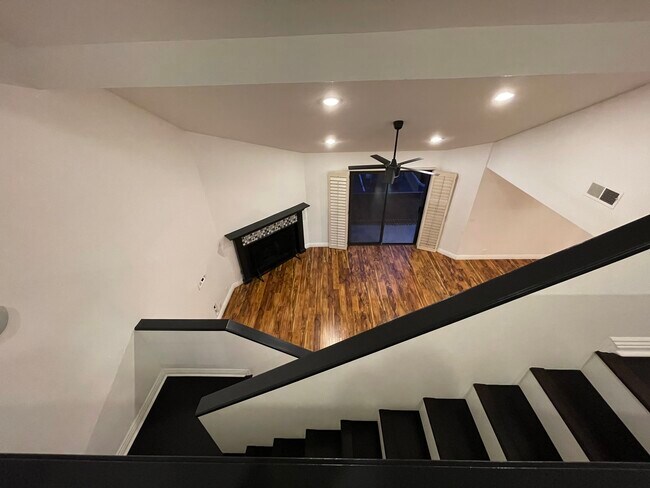 Building Photo - 305 Coral Reef Dr