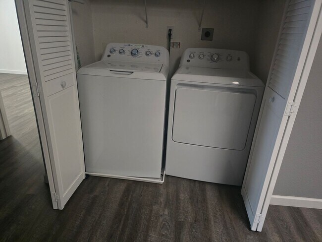 Building Photo - Large 2 Bed 2 Bath Condo in Chula Vista