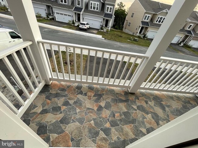 Building Photo - 113 Trails Way