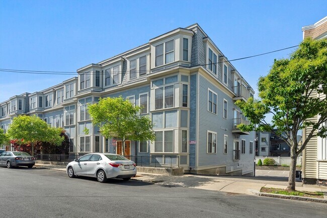 Building Photo - 774 E 3rd St