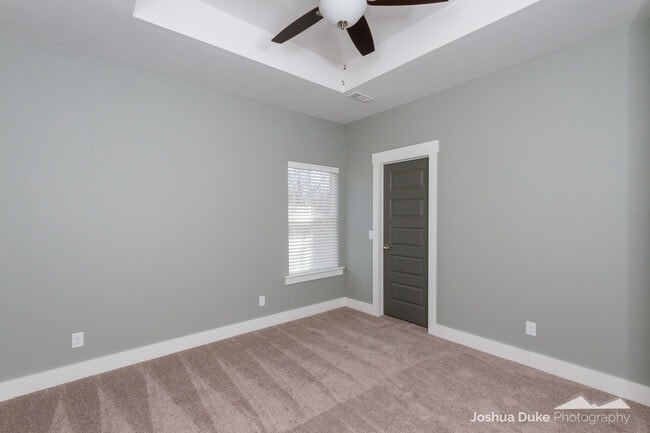 Building Photo - Pre-Leasing Modern Style Home Minutes from Campus and Downtown Fayetteville