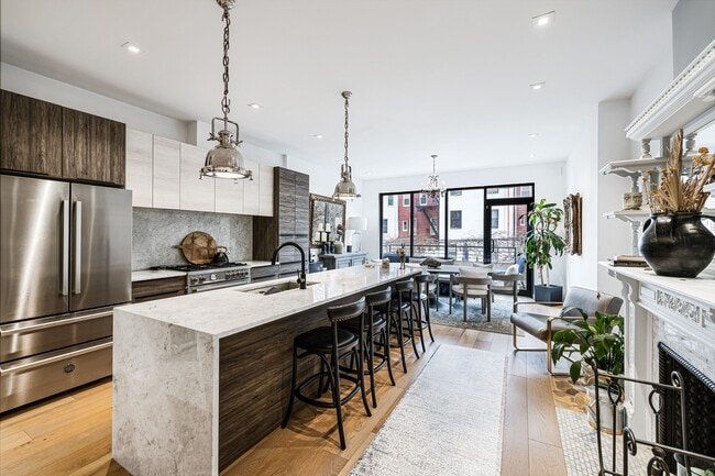 Building Photo - 276 Halsey St