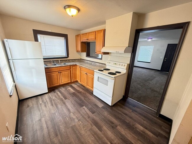 Building Photo - 2-Bedroom Home Along Hwy 12 – Large Yard