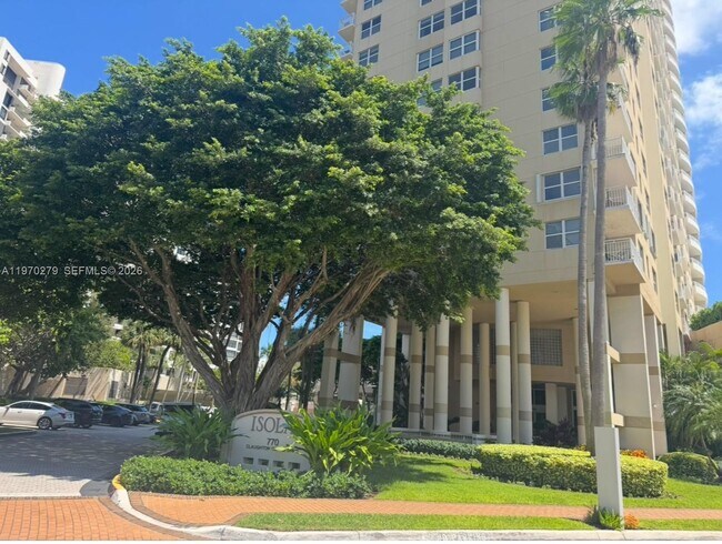 Building Photo - 770 Claughton Island Dr