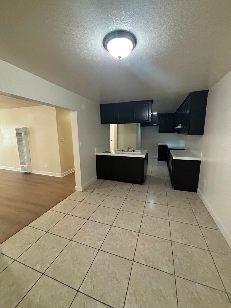 Building Photo - 6808 Brynhurst Ave