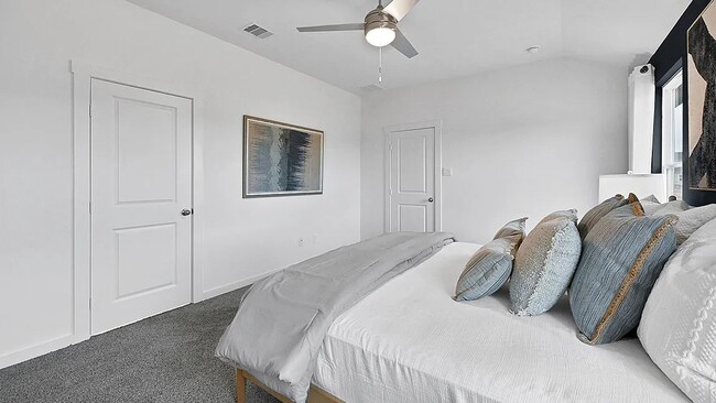 Building Photo - 7943 Cavour Dr